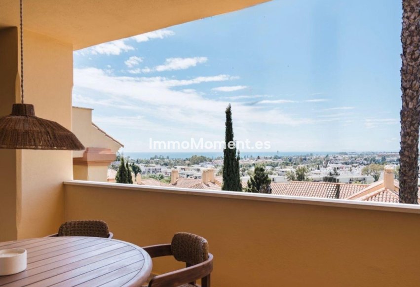 Resale - Apartment - Marbella - Nueva Andalucía