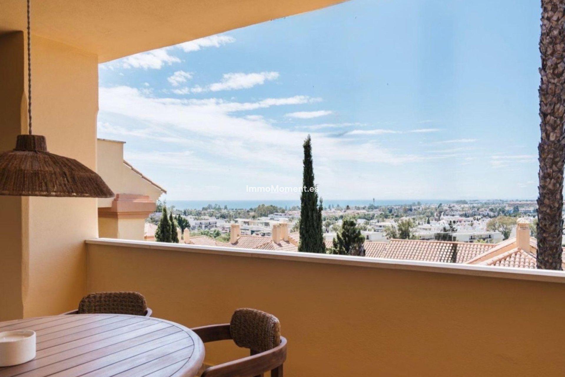 Resale - Apartment - Marbella - Nueva Andalucía