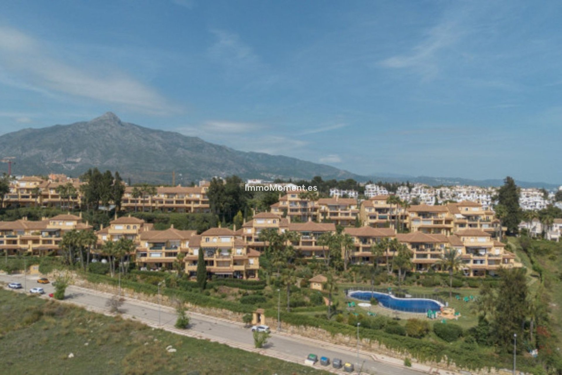 Resale - Apartment - Marbella - Nueva Andalucía