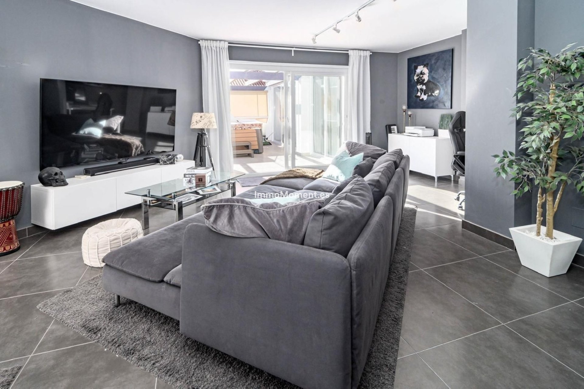 Resale - Apartment - Marbella - Nueva Andalucía