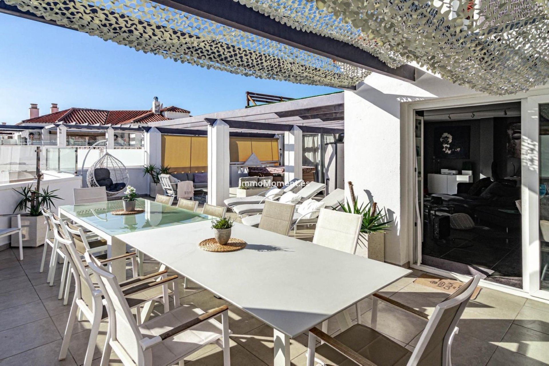 Resale - Apartment - Marbella - Nueva Andalucía