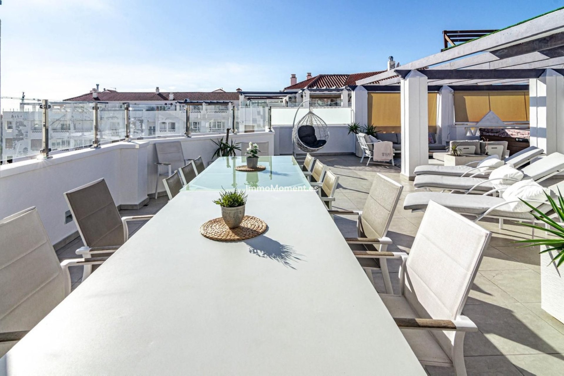 Resale - Apartment - Marbella - Nueva Andalucía