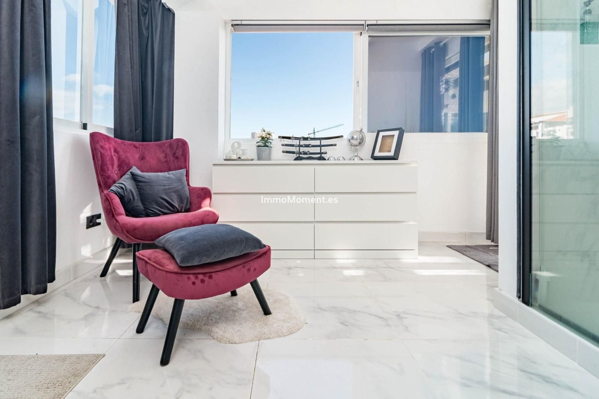 Resale - Apartment - Marbella - Nueva Andalucía