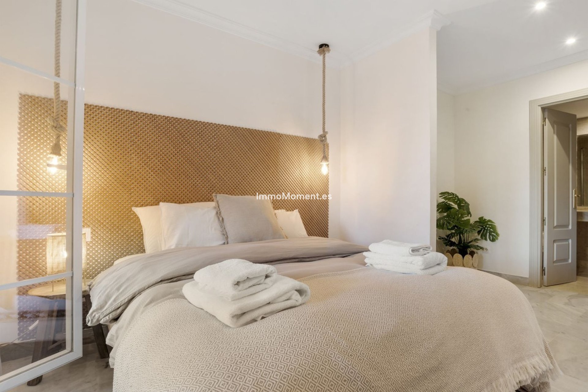 Resale - Apartment - Marbella - Nueva Andalucía