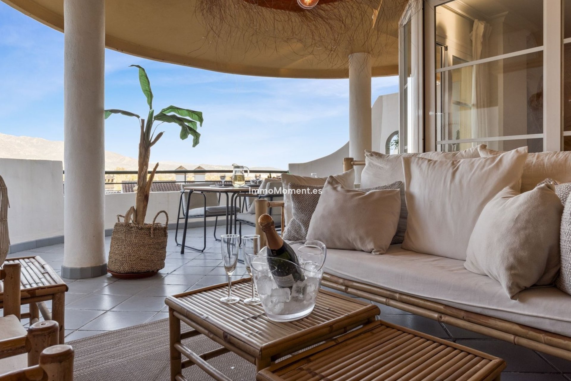 Resale - Apartment - Marbella - Nueva Andalucía