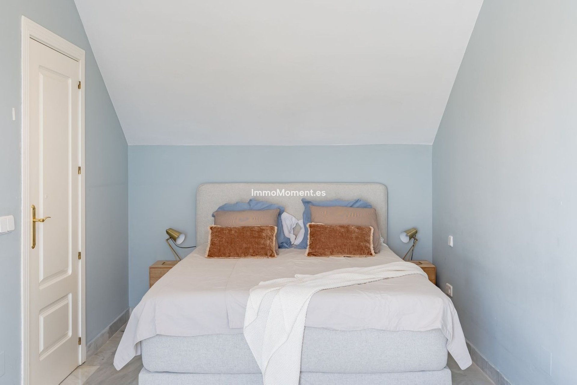 Resale - Apartment - Marbella - Nueva Andalucía