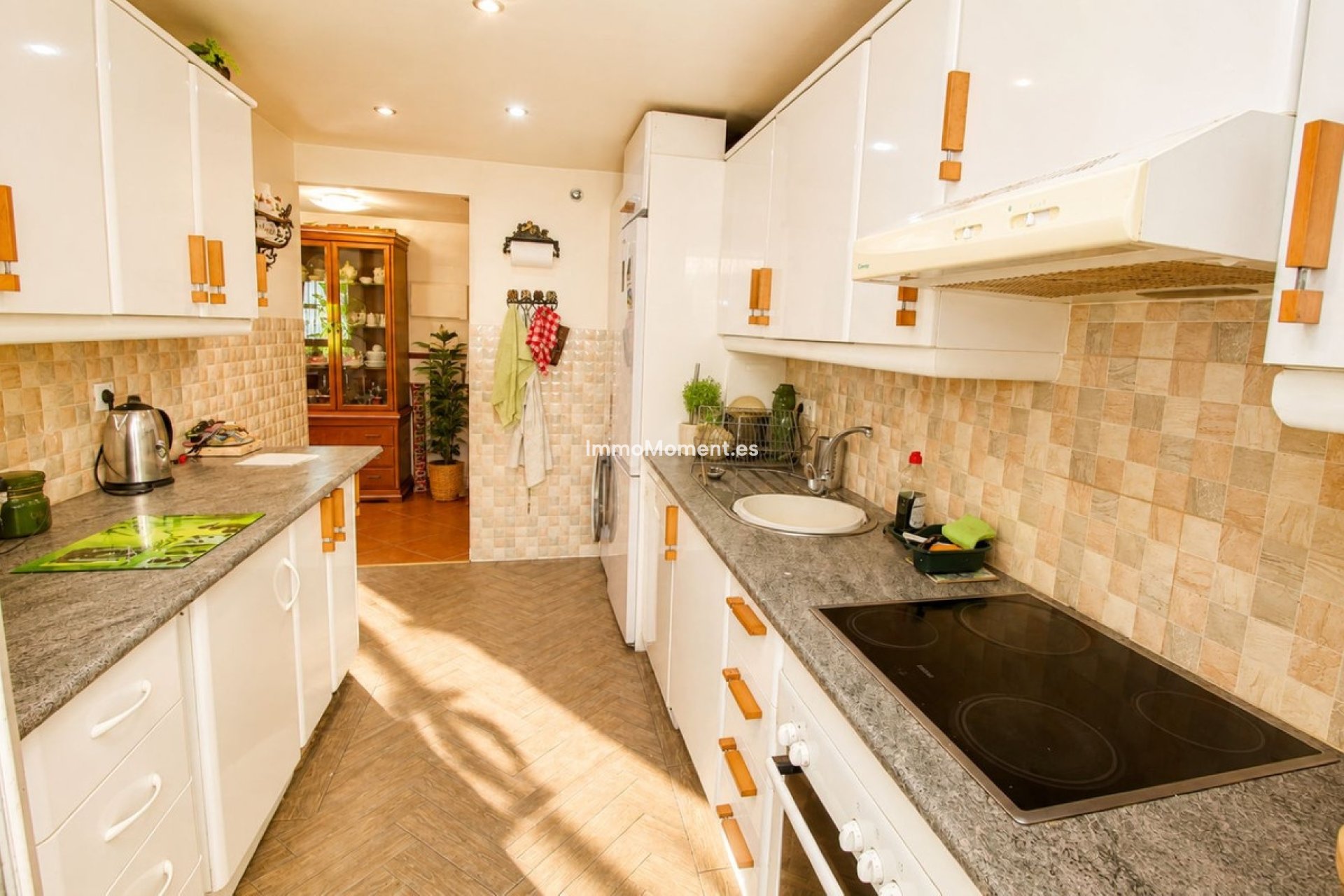 Resale - Apartment - Marbella - Nueva Andalucía