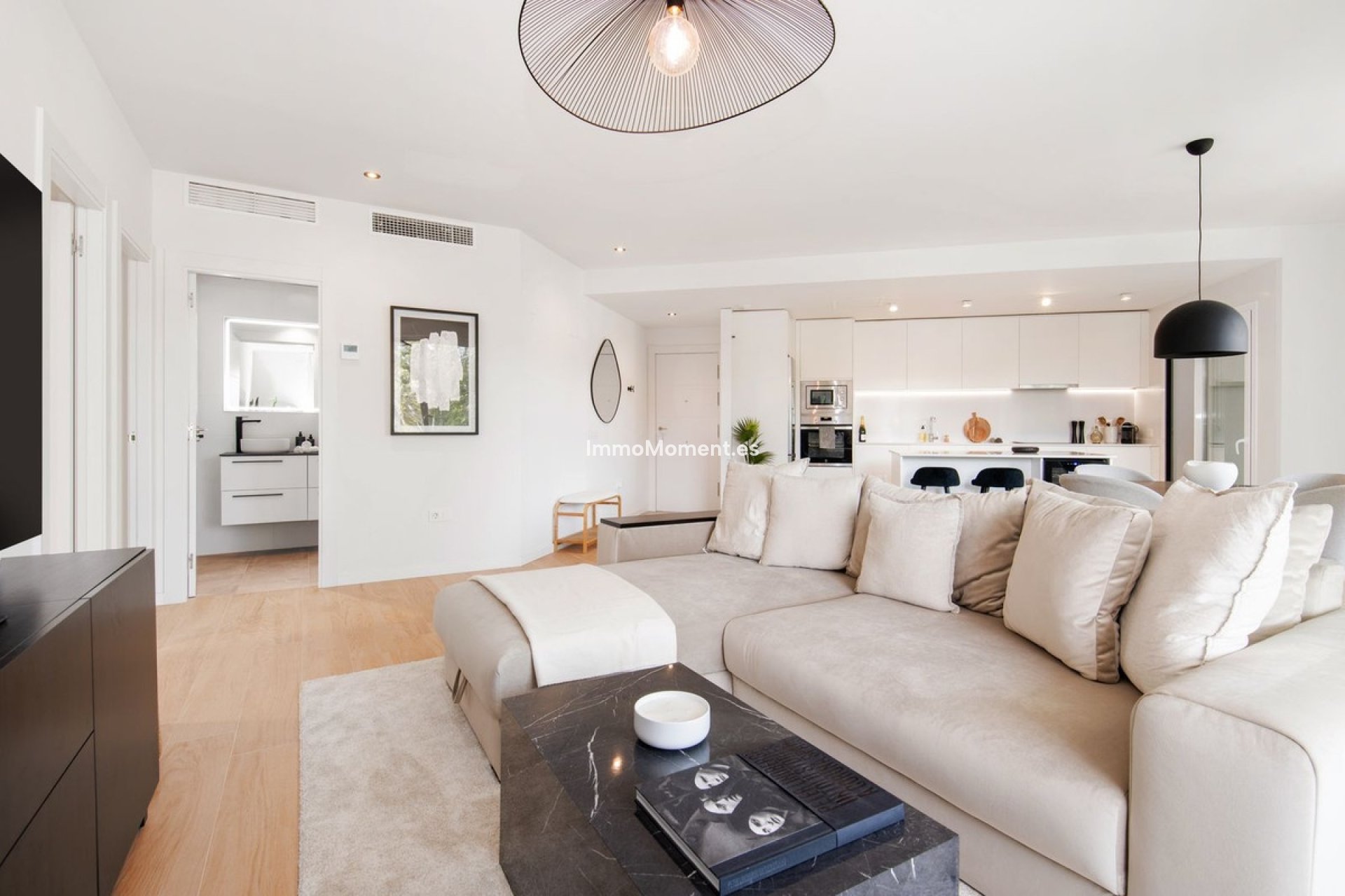 Resale - Apartment - Marbella - Nueva Andalucía