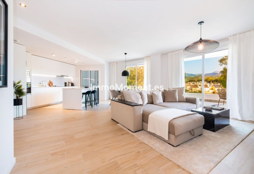 Resale - Apartment - Marbella - Nueva Andalucía