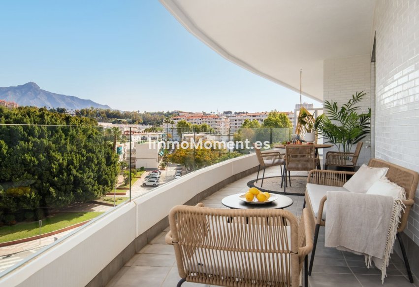Resale - Apartment - Marbella - Nueva Andalucía