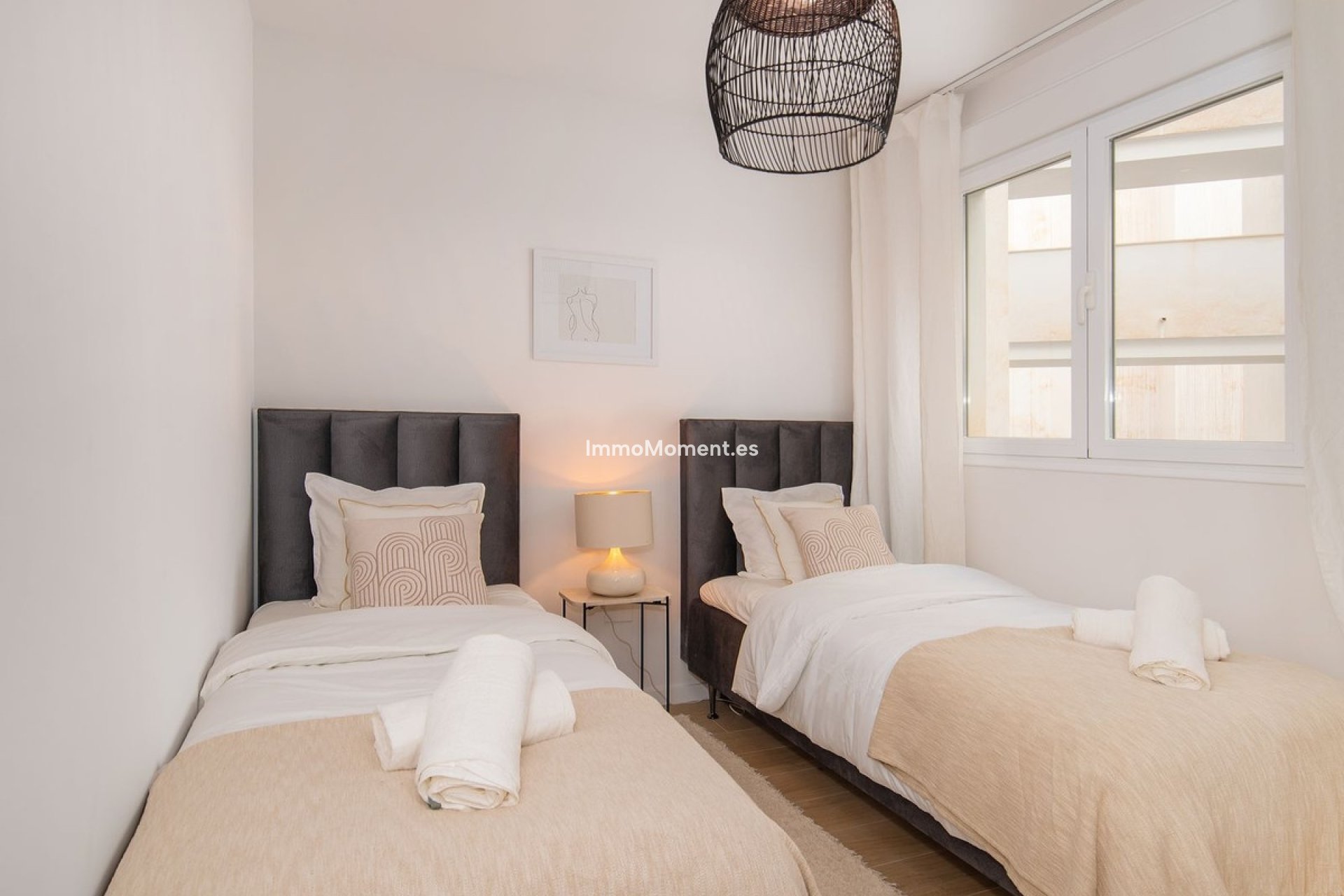Resale - Apartment - Marbella - Nueva Andalucía