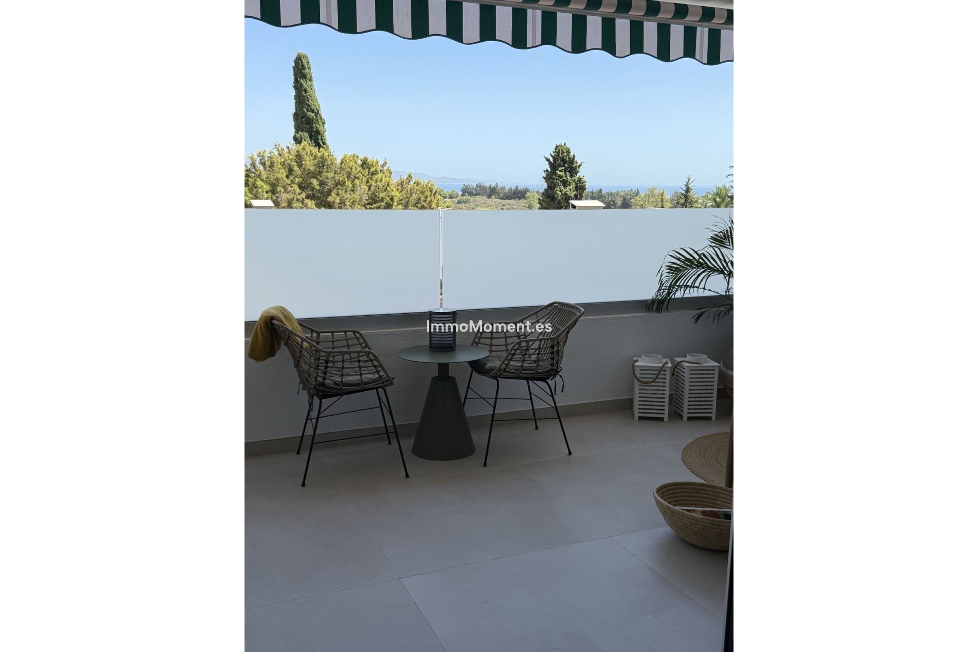 Resale - Apartment - Marbella - Nueva Andalucía
