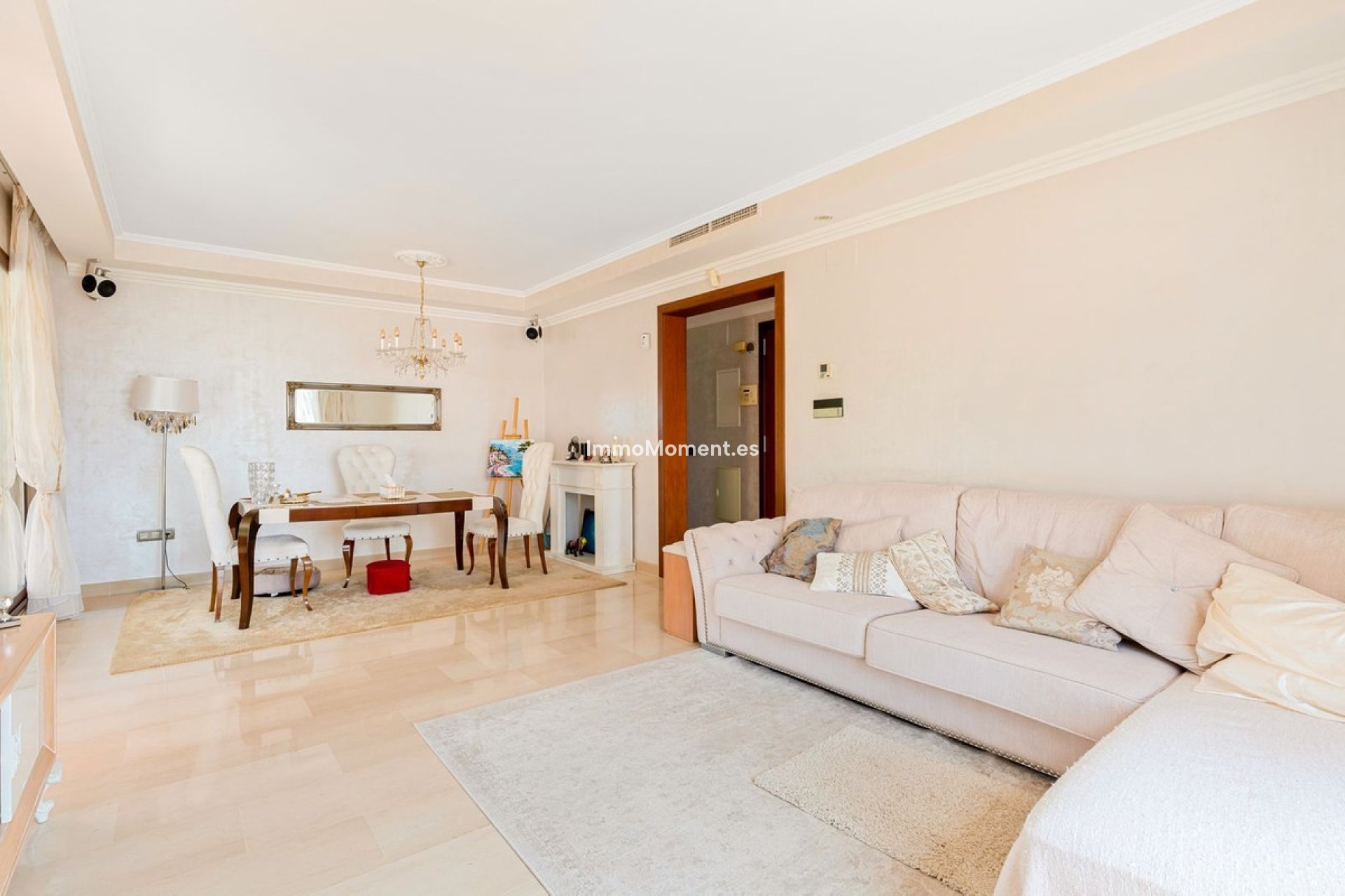 Resale - Apartment - Marbella - Nueva Andalucía