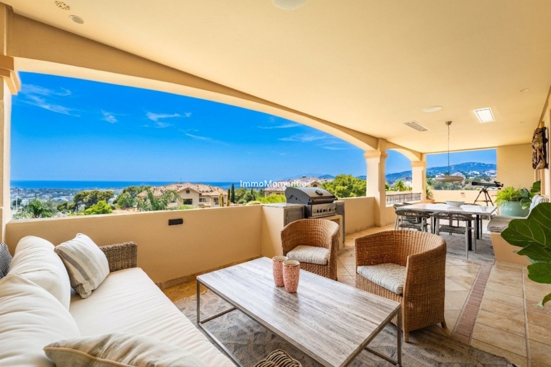 Resale - Apartment - Marbella - Nueva Andalucía