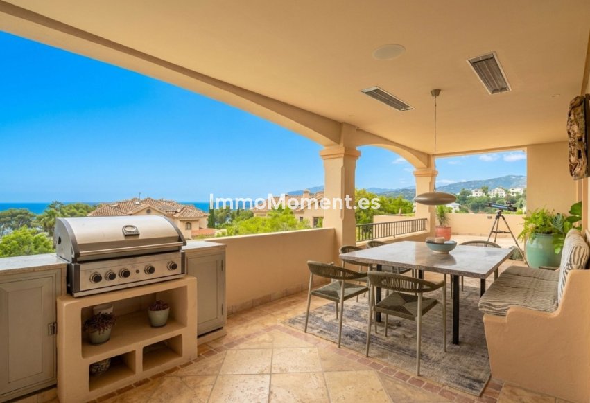 Resale - Apartment - Marbella - Nueva Andalucía
