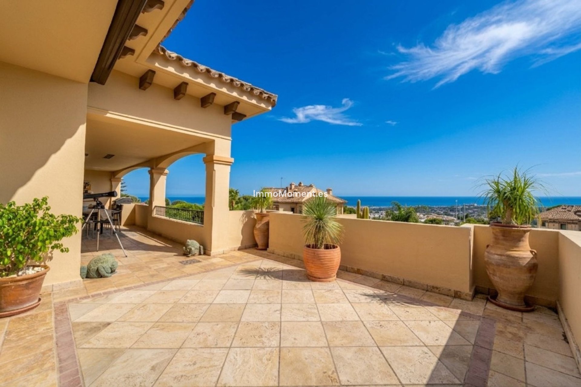 Resale - Apartment - Marbella - Nueva Andalucía
