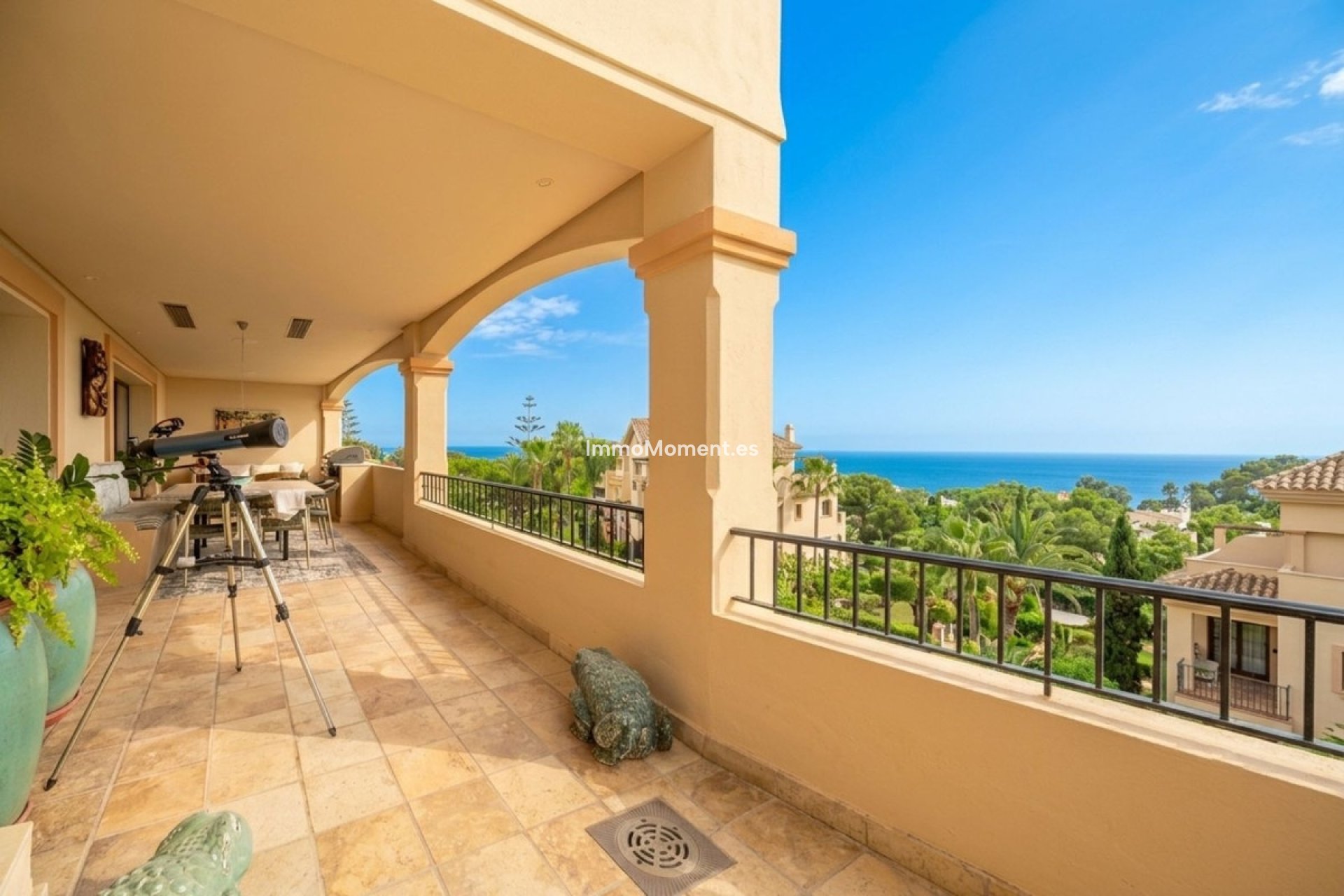 Resale - Apartment - Marbella - Nueva Andalucía