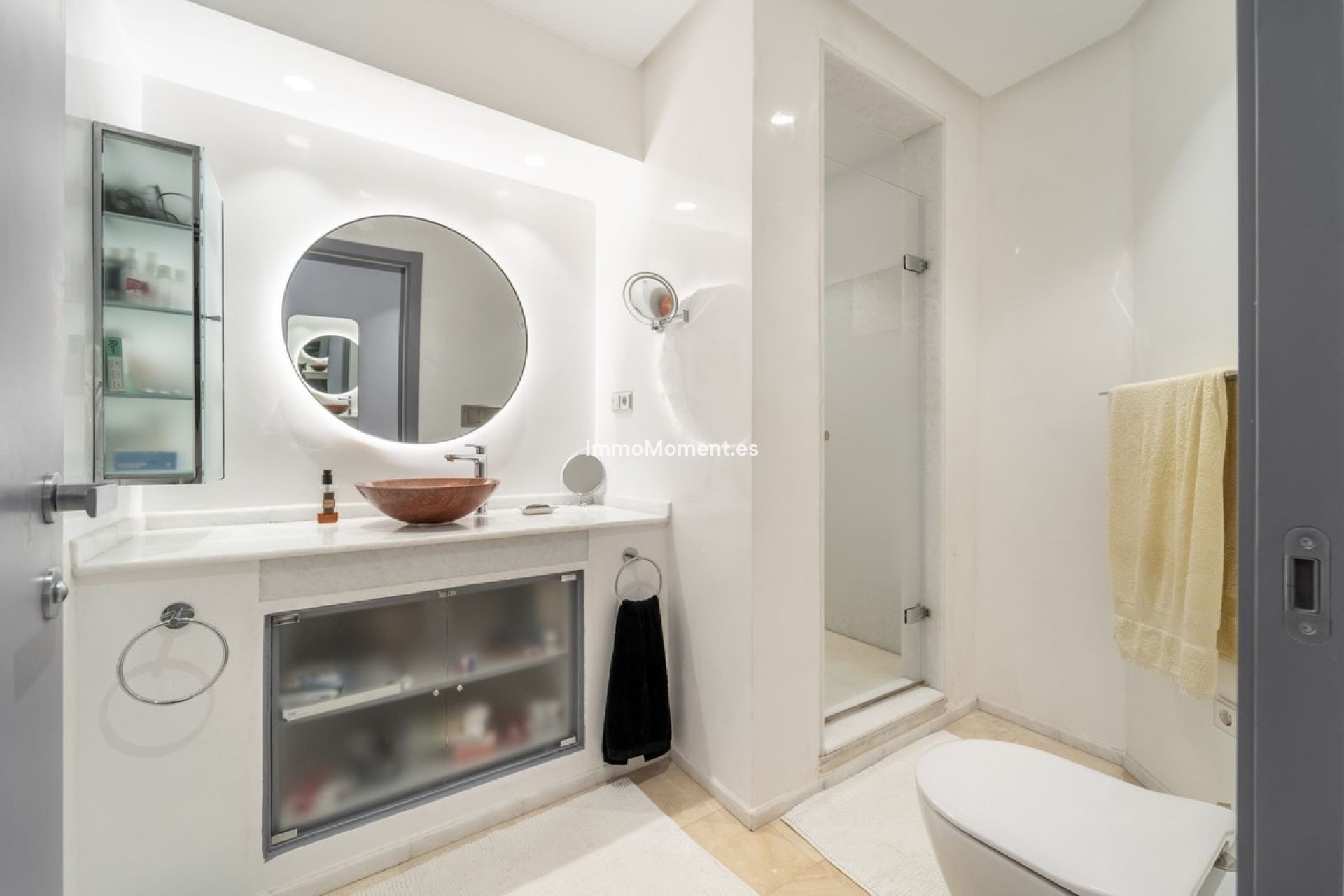 Resale - Apartment - Marbella - Nueva Andalucía