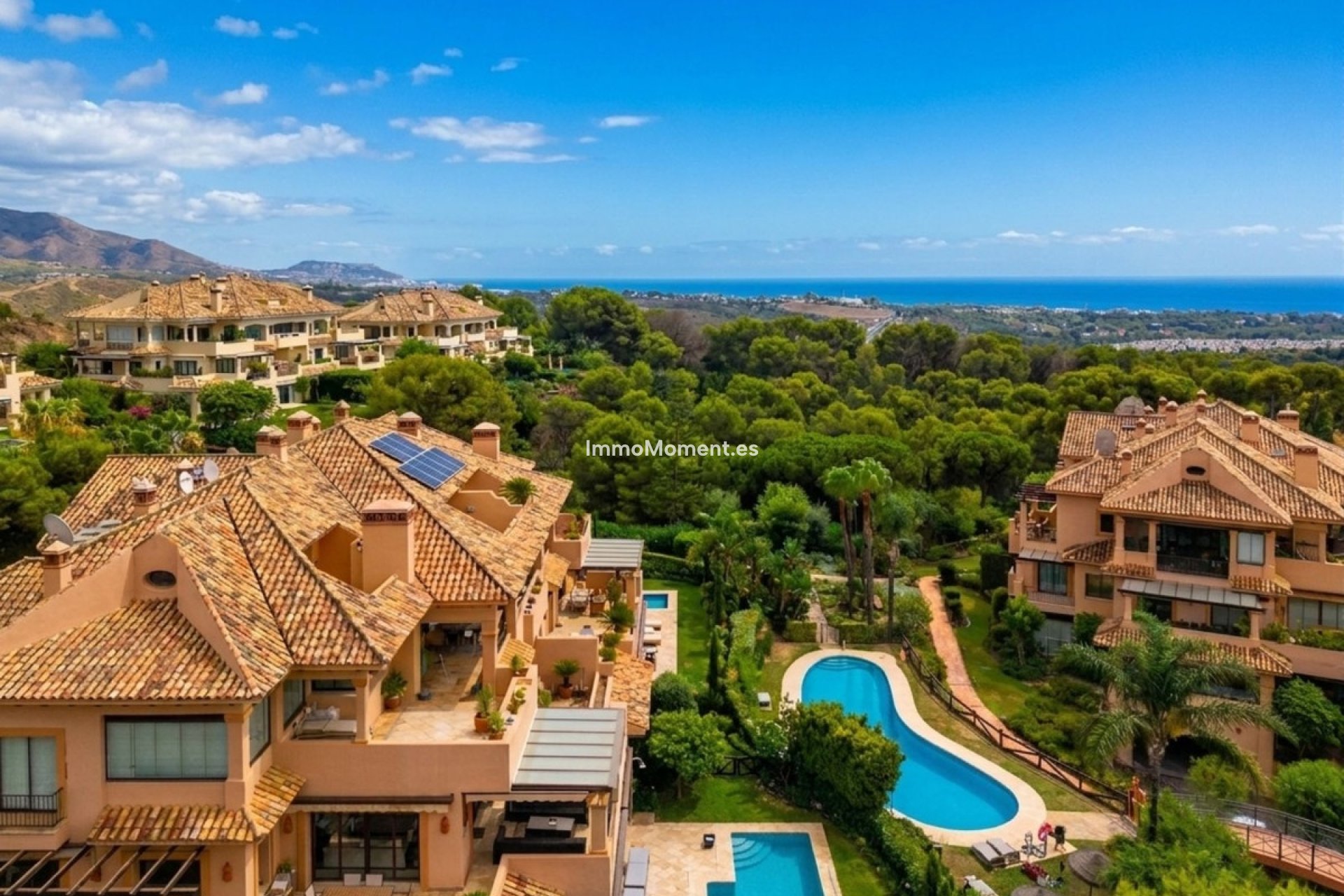 Resale - Apartment - Marbella - Nueva Andalucía