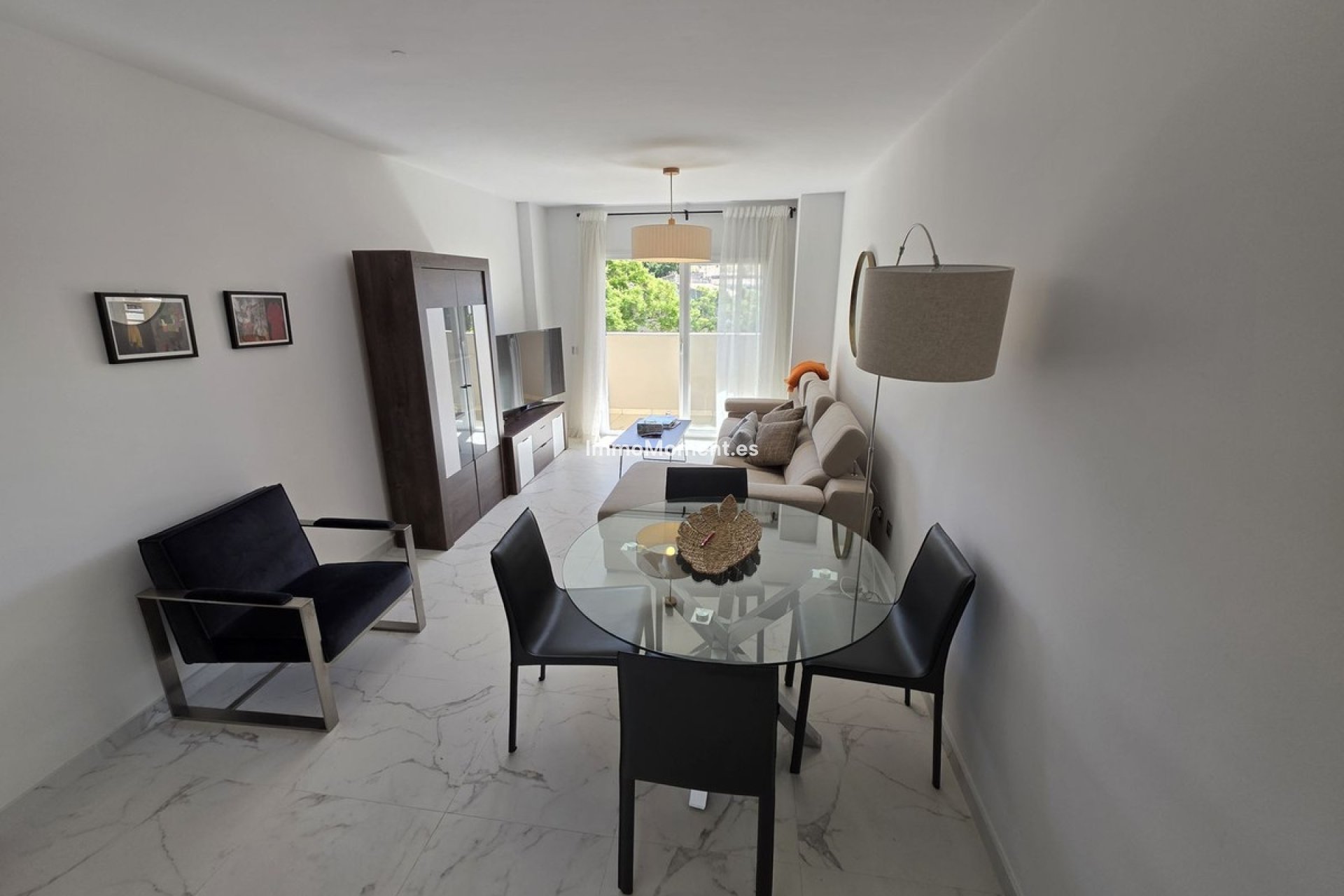Resale - Apartment - Marbella - Nueva Andalucía