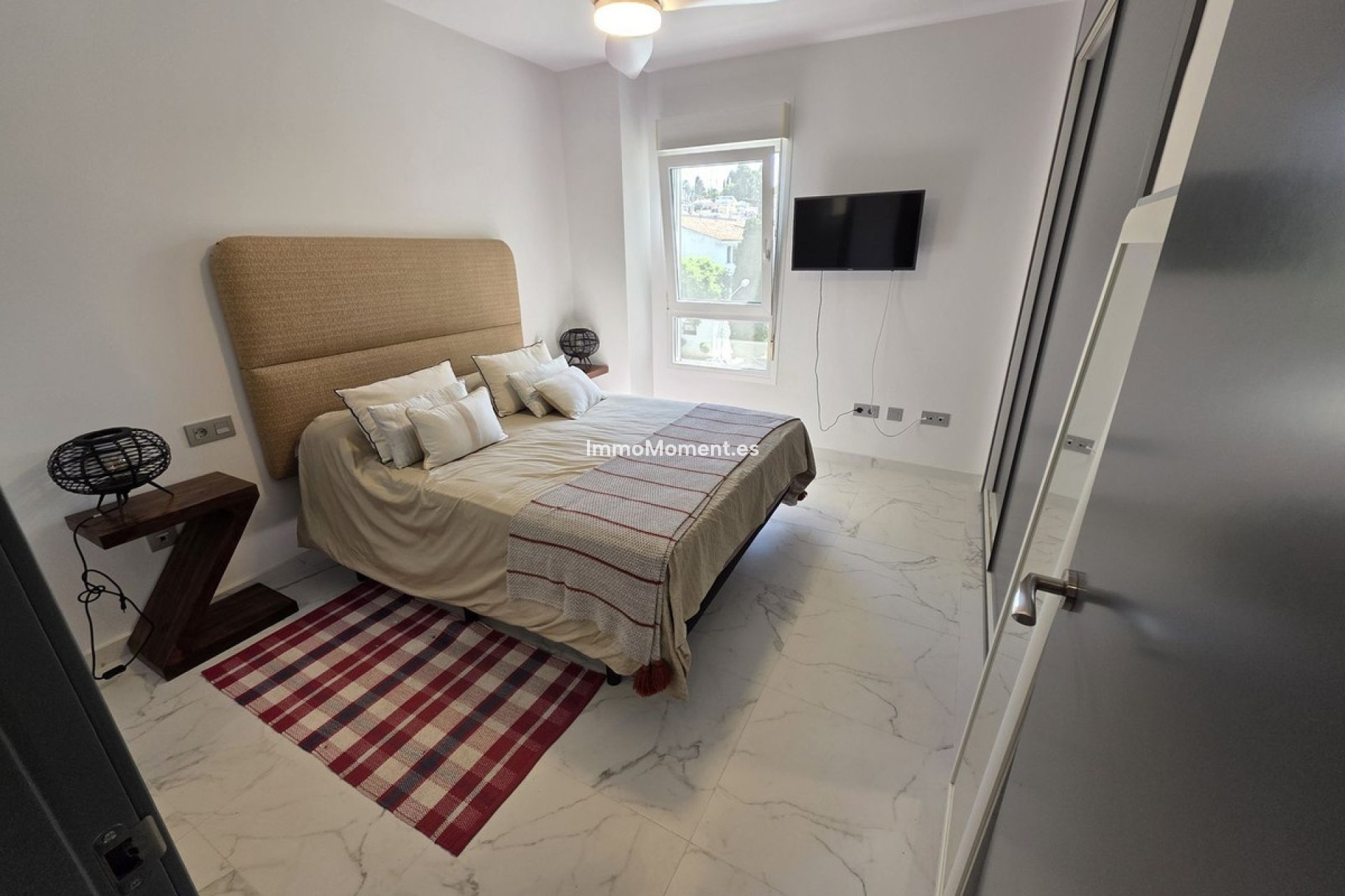 Resale - Apartment - Marbella - Nueva Andalucía