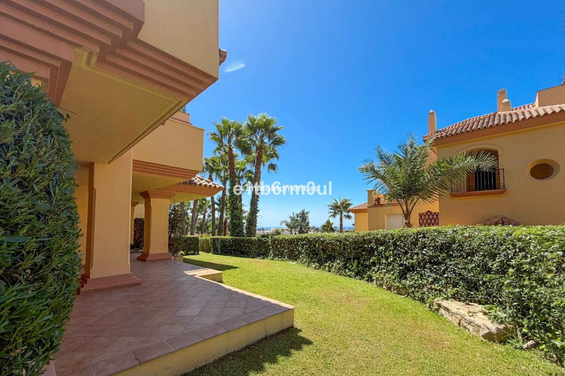 Resale - Apartment - Marbella - Nueva Andalucía