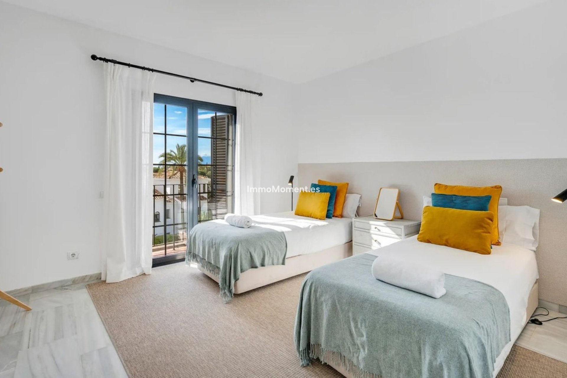 Resale - Apartment - Marbella - Nueva Andalucía
