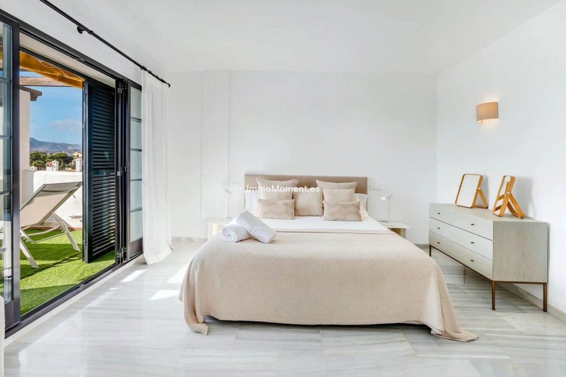Resale - Apartment - Marbella - Nueva Andalucía