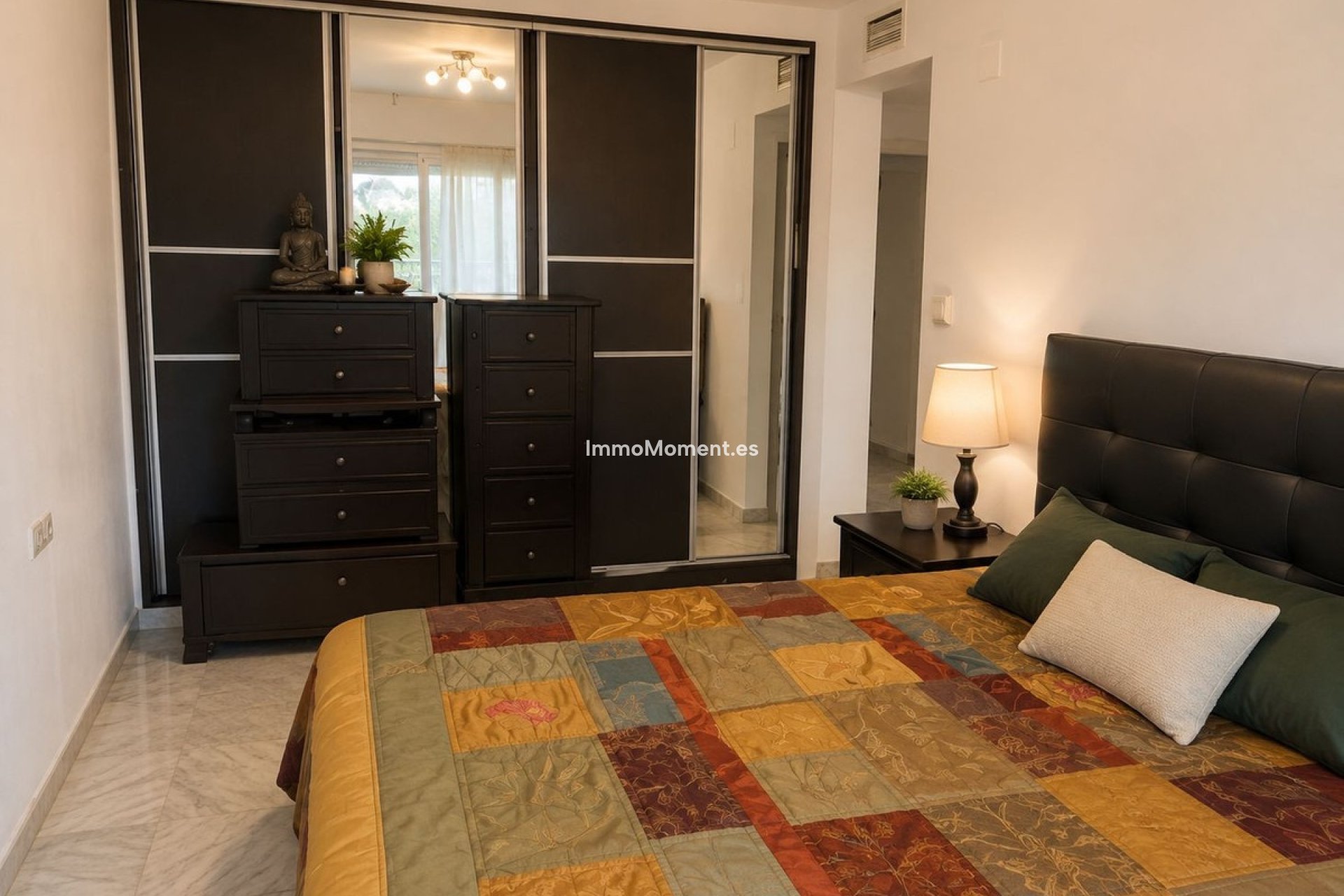 Resale - Apartment - Marbella - Nueva Andalucía