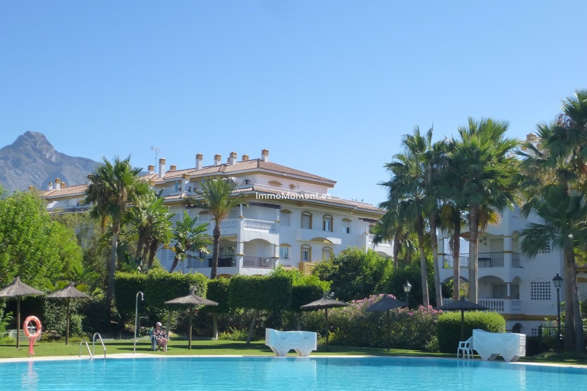 Resale - Apartment - Marbella - Nueva Andalucía