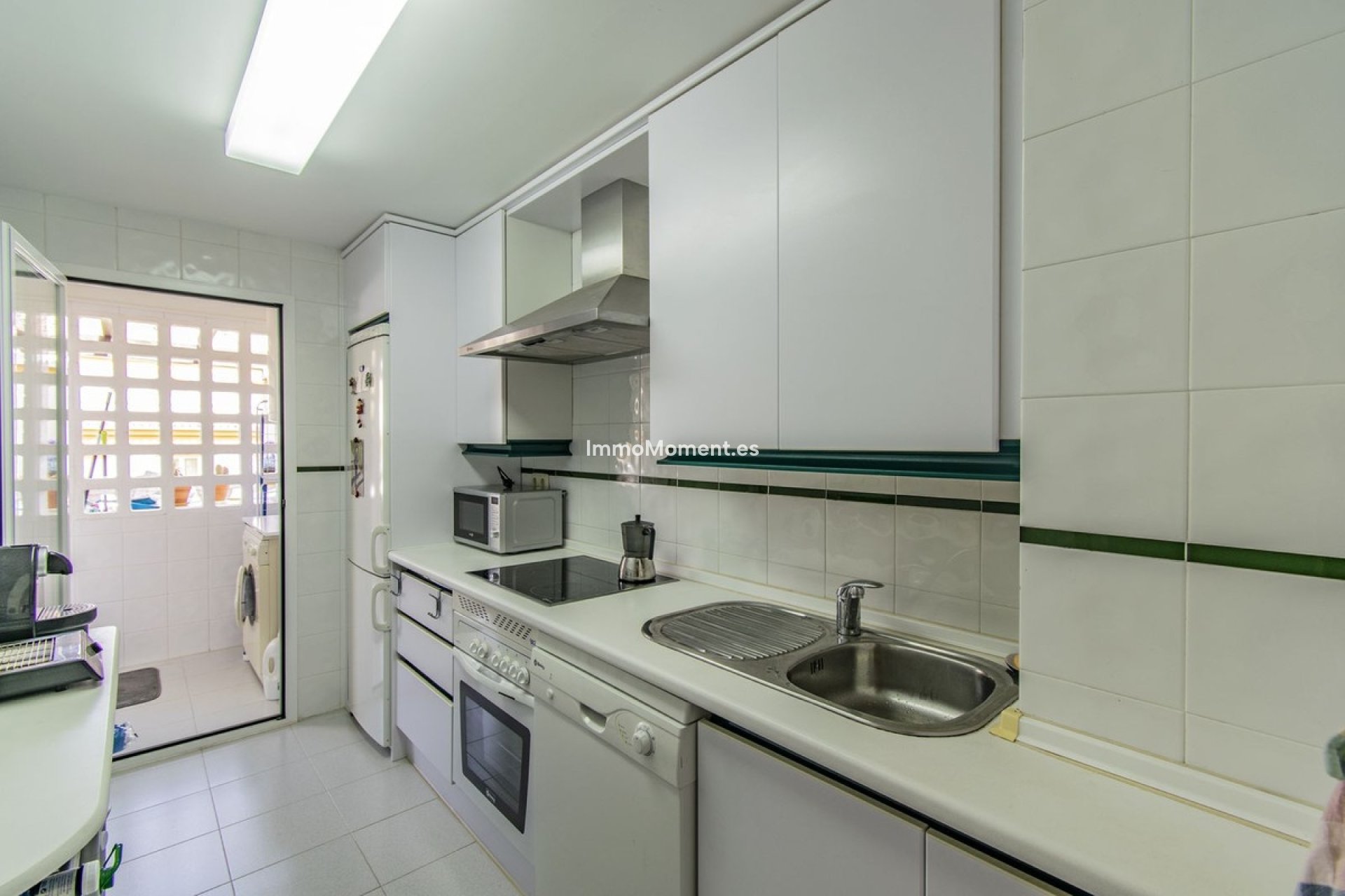 Resale - Apartment - Marbella - Nueva Andalucía