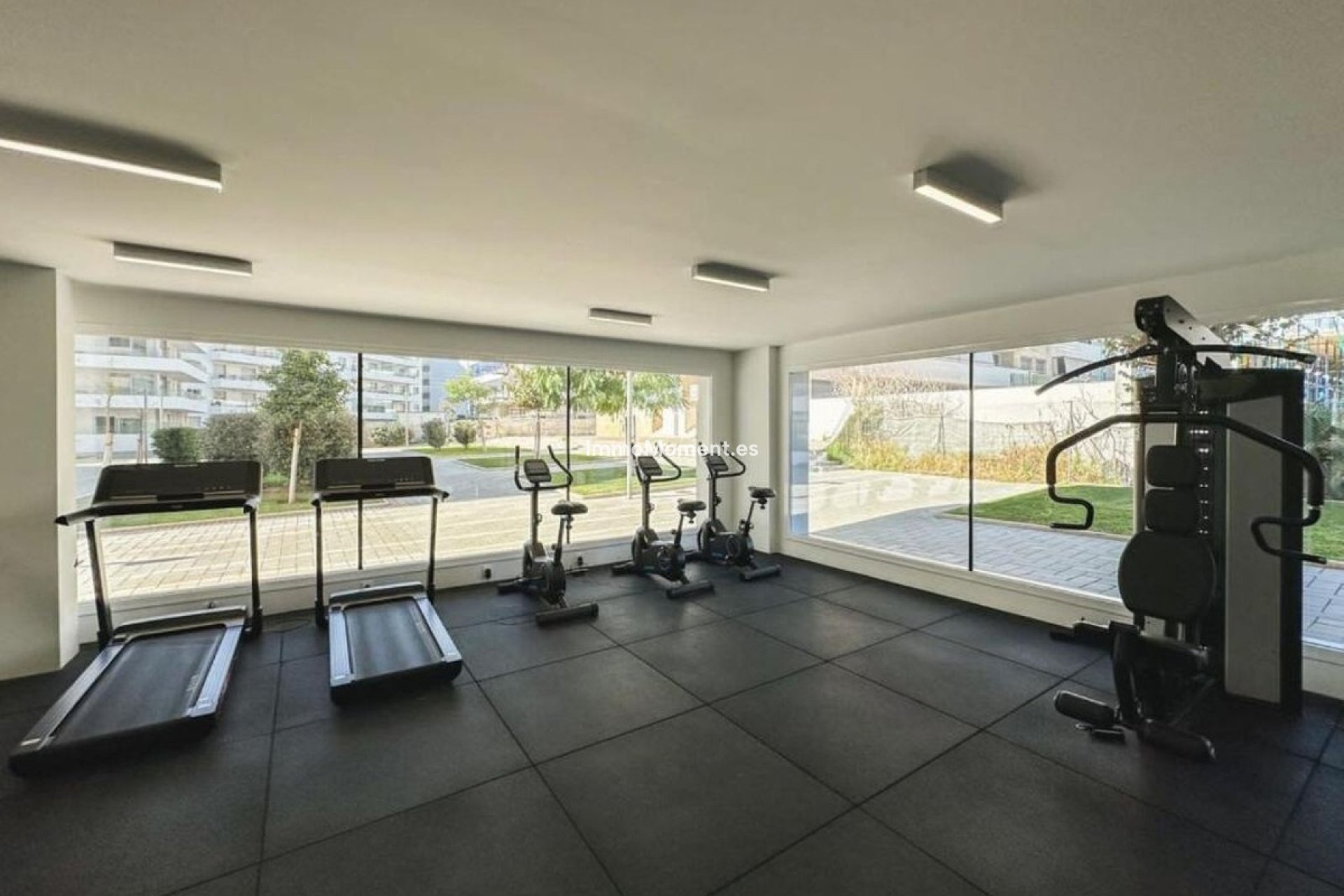 Resale - Apartment - Marbella - Nueva Andalucía