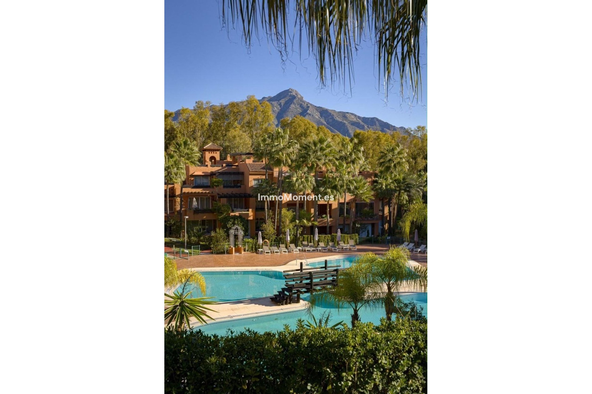 Resale - Apartment - Marbella - Nueva Andalucía