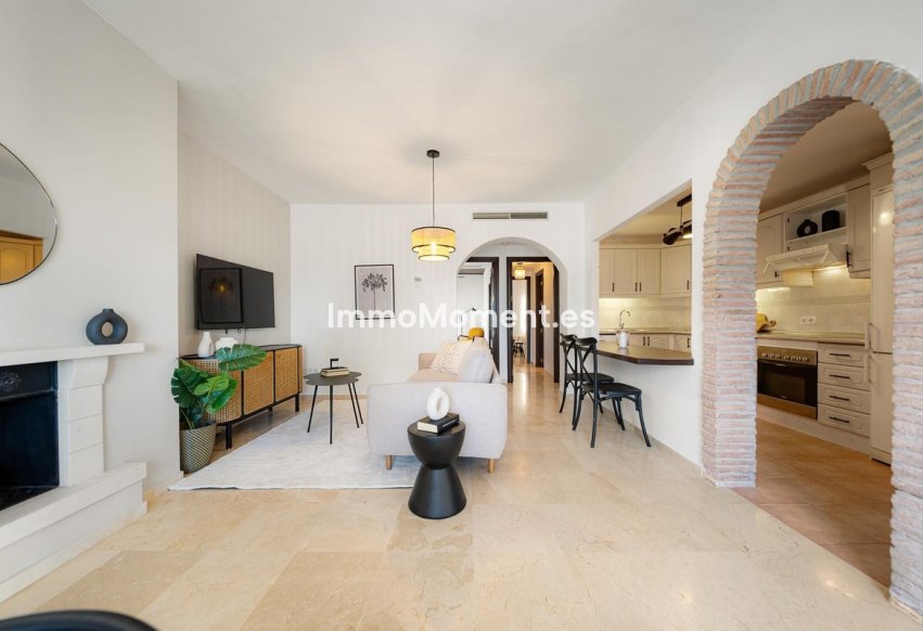 Resale - Apartment - Marbella - Nueva Andalucía