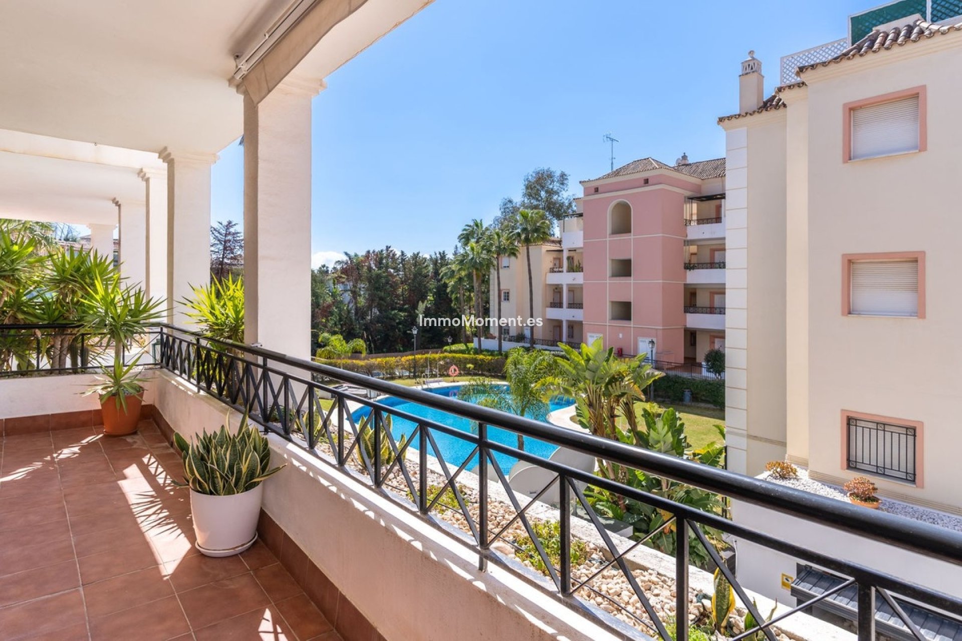 Resale - Apartment - Marbella - Nueva Andalucía