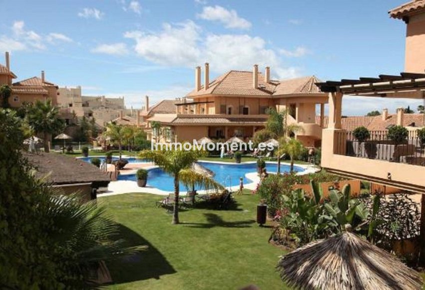 Resale - Apartment - Marbella - Nueva Andalucía