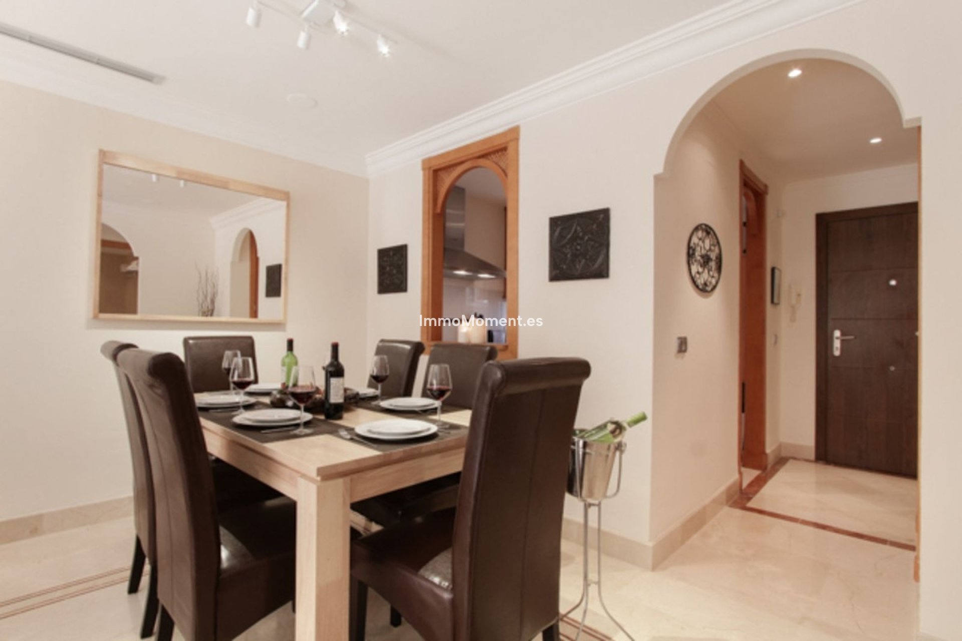 Resale - Apartment - Marbella - Nueva Andalucía