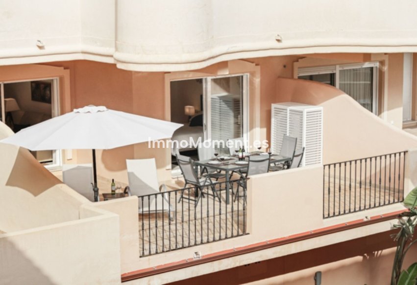 Resale - Apartment - Marbella - Nueva Andalucía