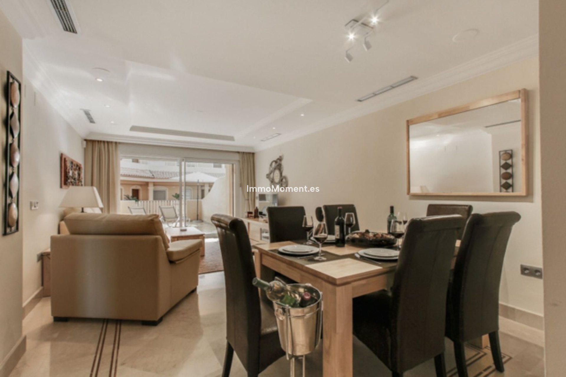 Resale - Apartment - Marbella - Nueva Andalucía