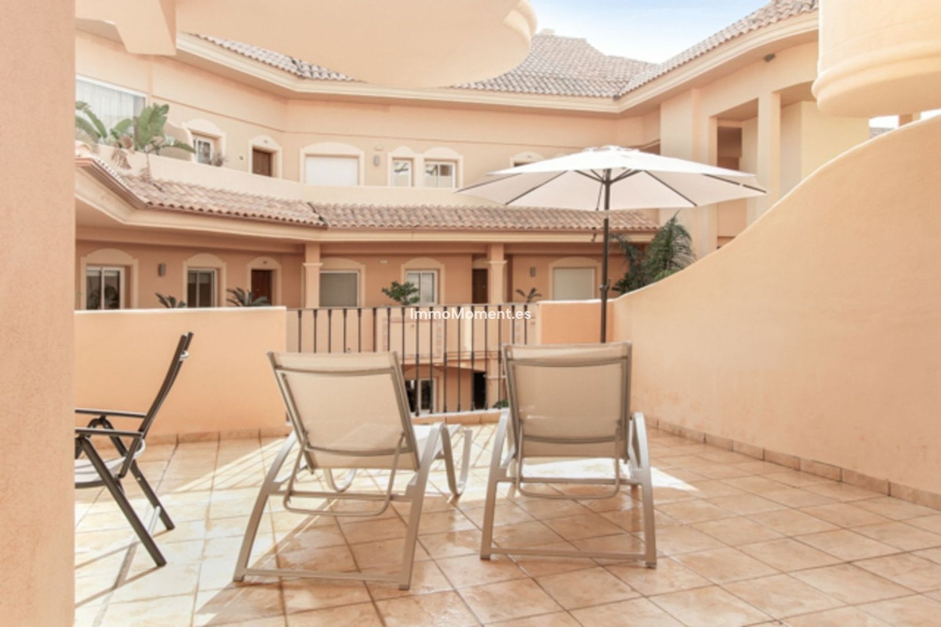 Resale - Apartment - Marbella - Nueva Andalucía