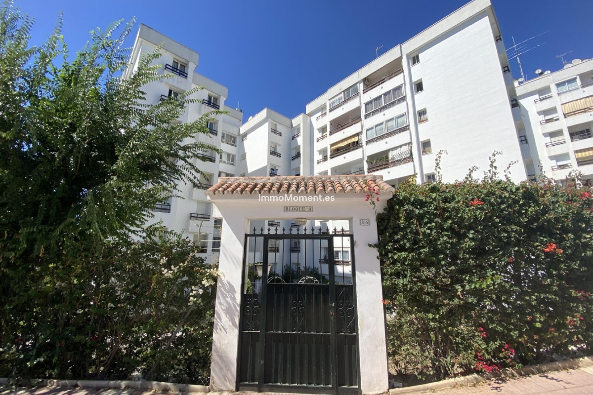 Resale - Apartment - Marbella - Nueva Andalucía