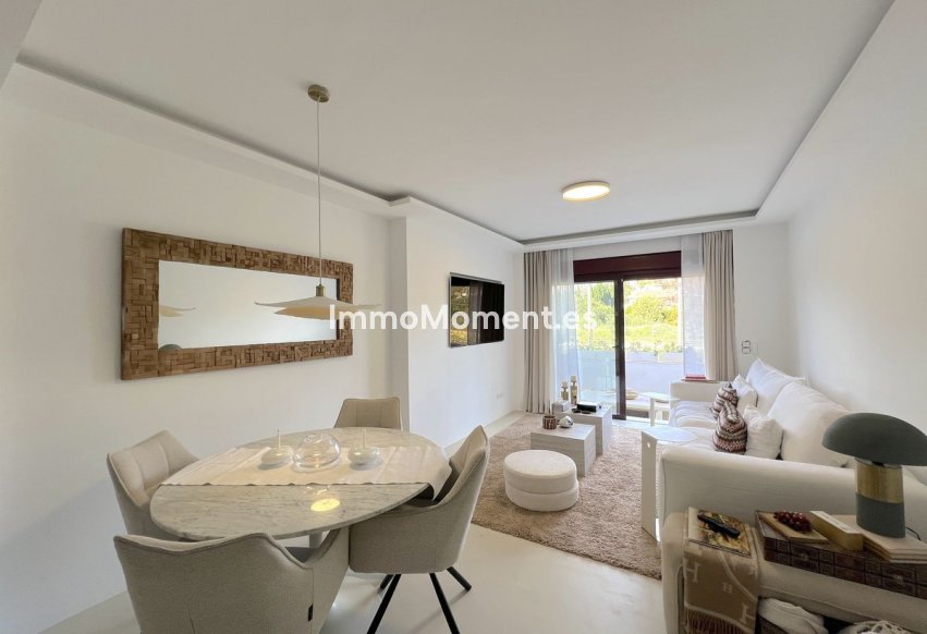 Resale - Apartment - Marbella - Nueva Andalucía