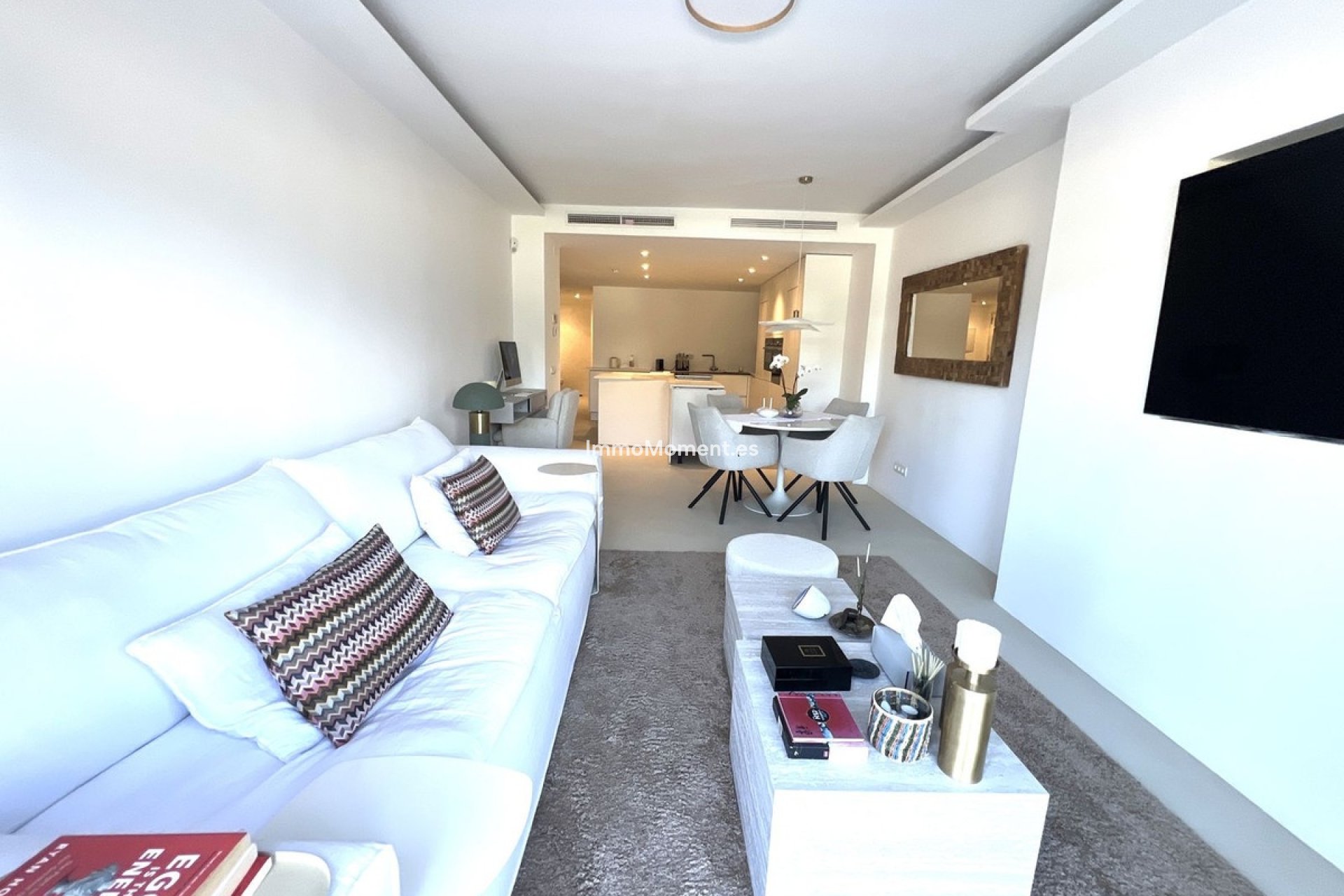 Resale - Apartment - Marbella - Nueva Andalucía
