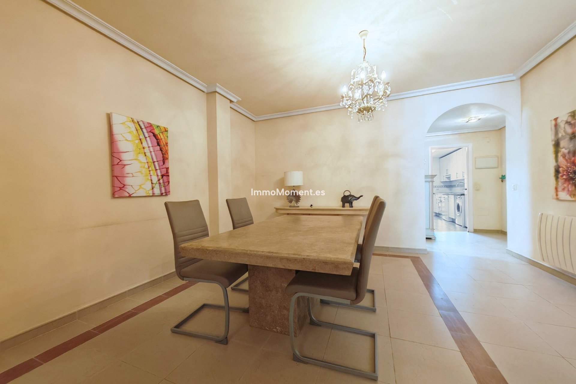 Resale - Apartment - Marbella - Nueva Andalucía