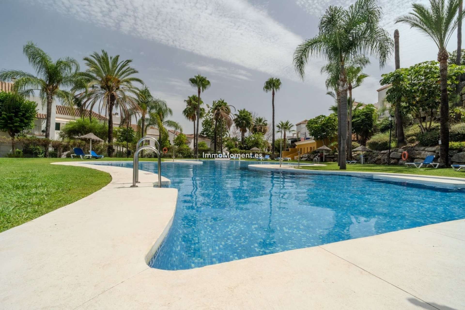 Resale - Apartment - Marbella - Nueva Andalucía