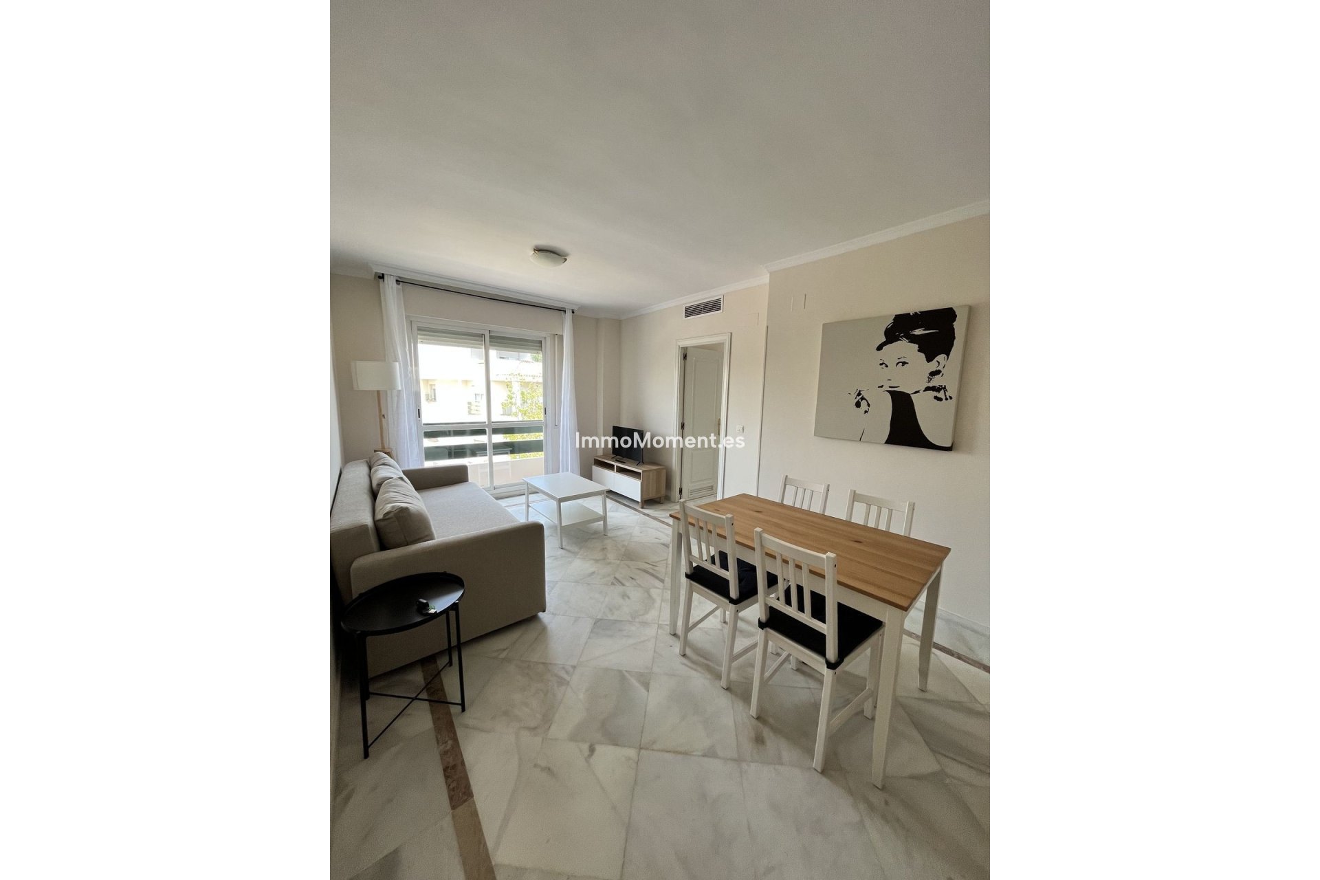 Resale - Apartment - Marbella - Nueva Andalucía