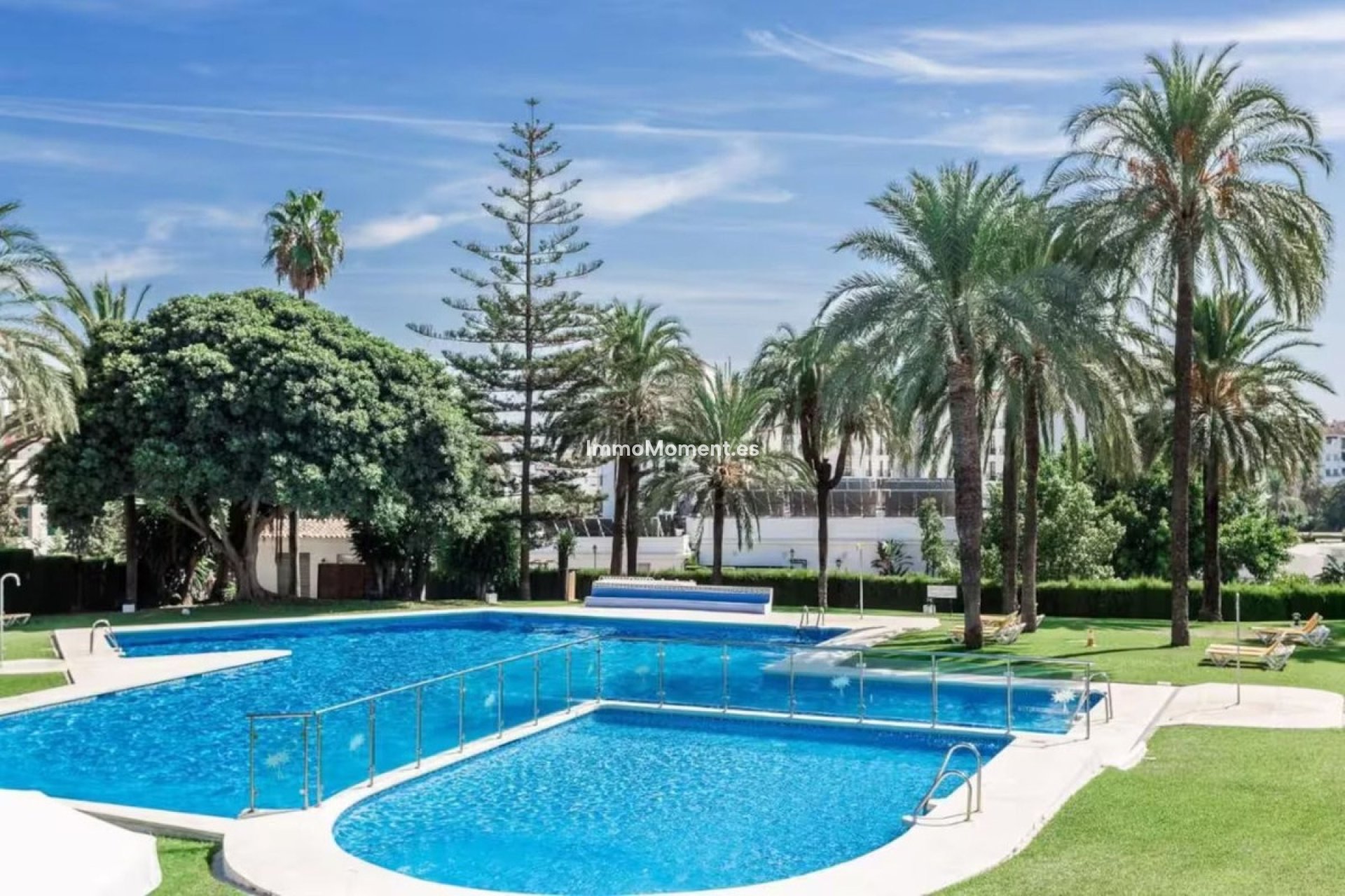 Resale - Apartment - Marbella - Nueva Andalucía