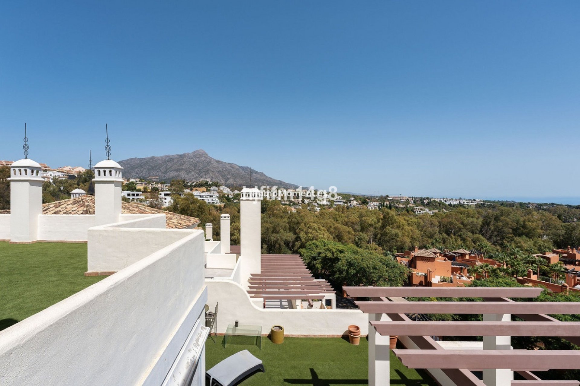 Resale - Apartment - Marbella - Nueva Andalucía