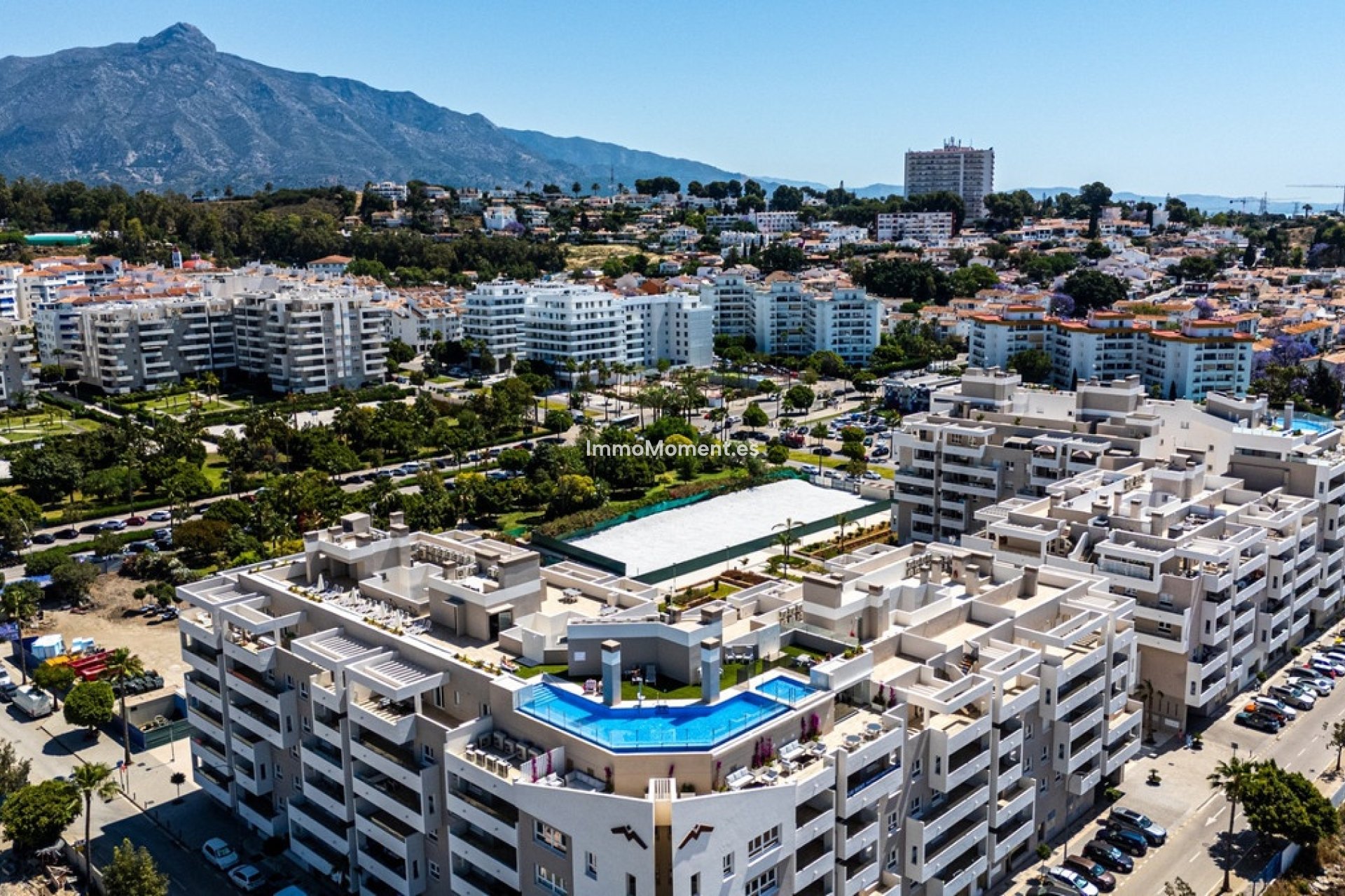 Resale - Apartment - Marbella - Nueva Andalucía