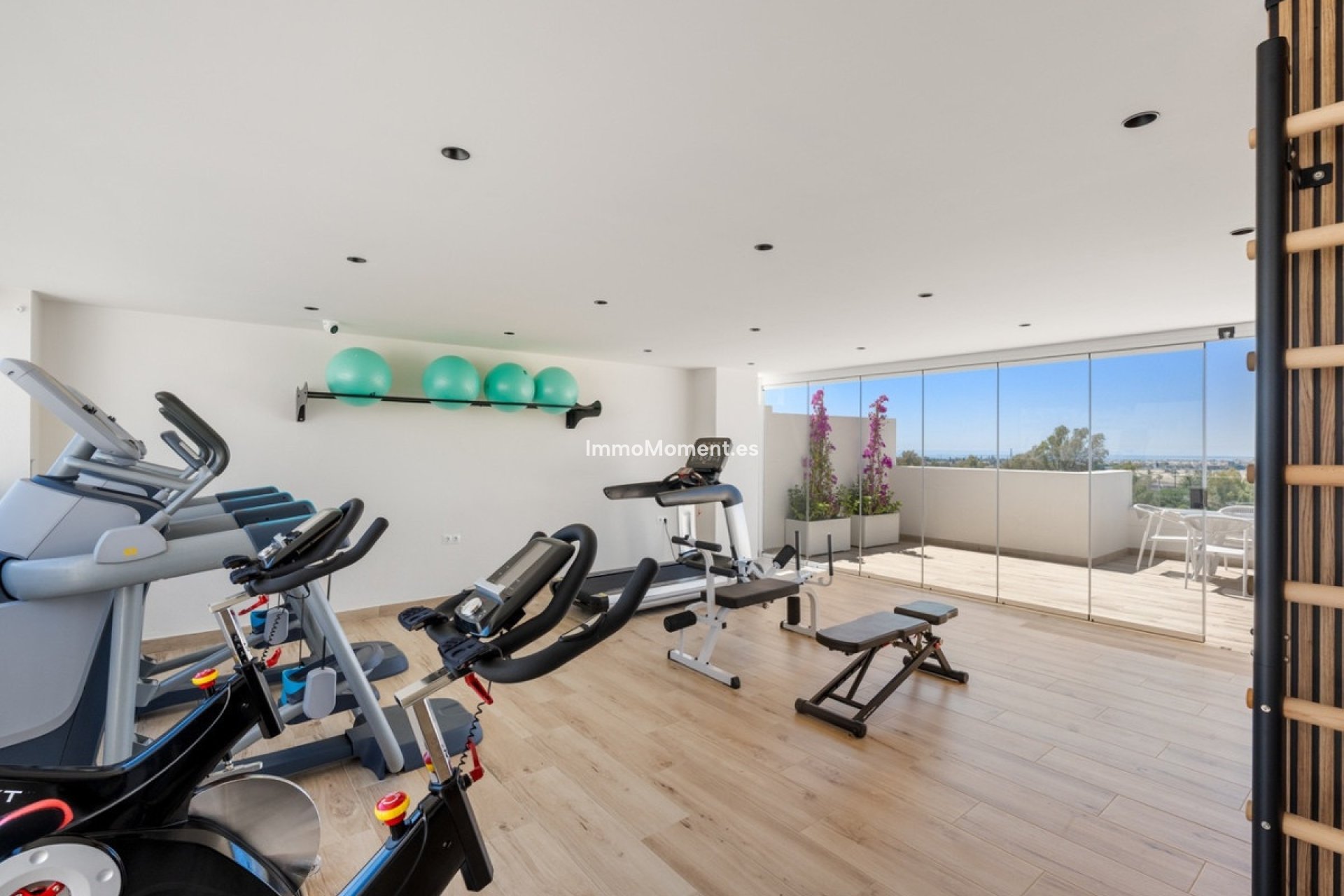 Resale - Apartment - Marbella - Nueva Andalucía